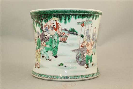 A Chinese famille verte brush pot, 17cm.